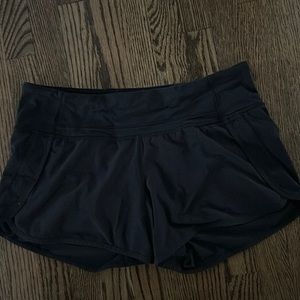 Lululemon shorts size 6